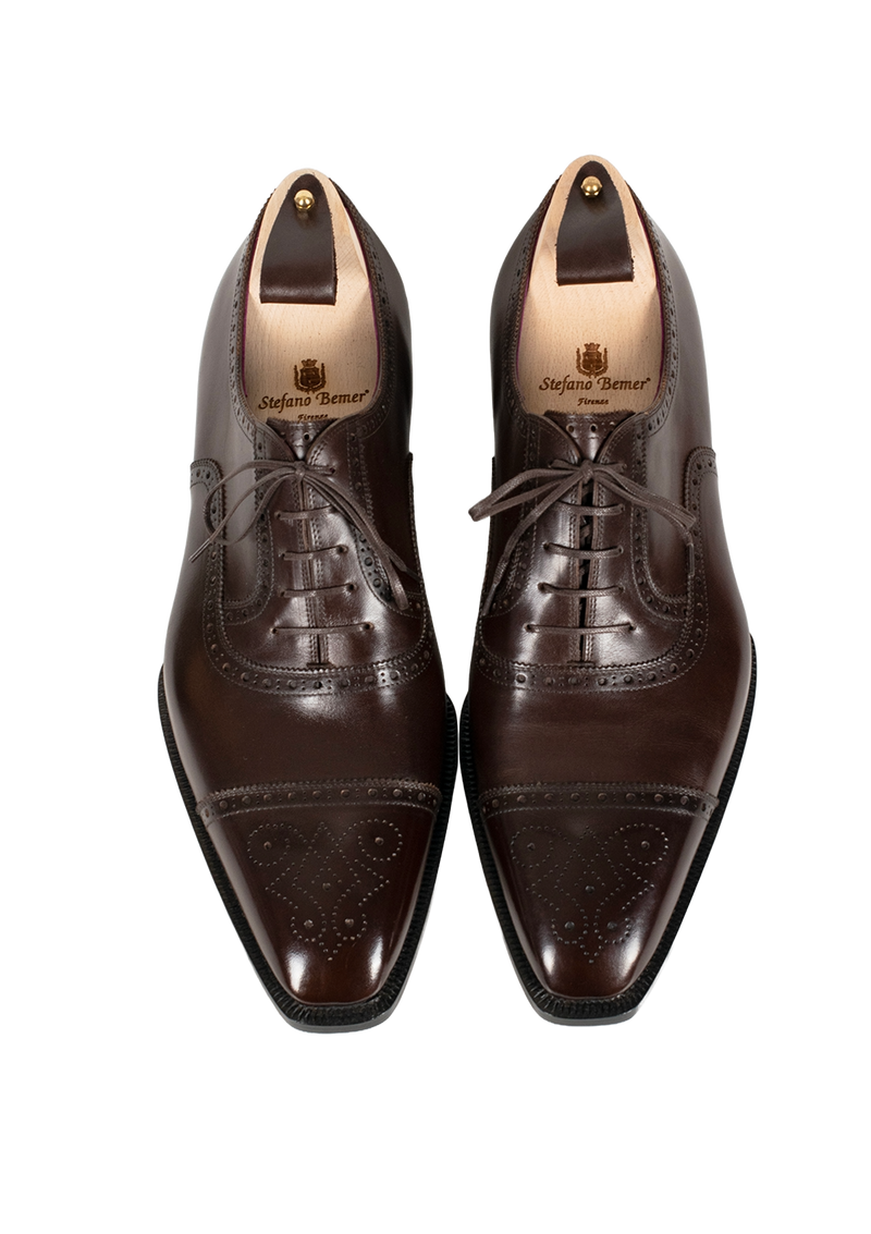 Brogued Captoe Oxfords with Medallion