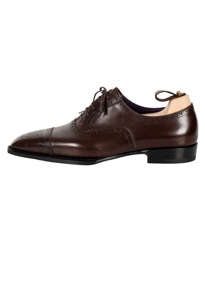 Brogued Captoe Oxfords with Medallion
