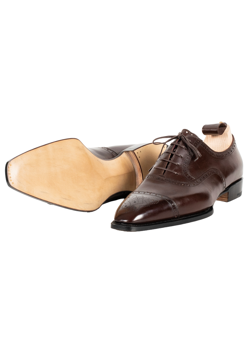 Brogued Captoe Oxfords with Medallion